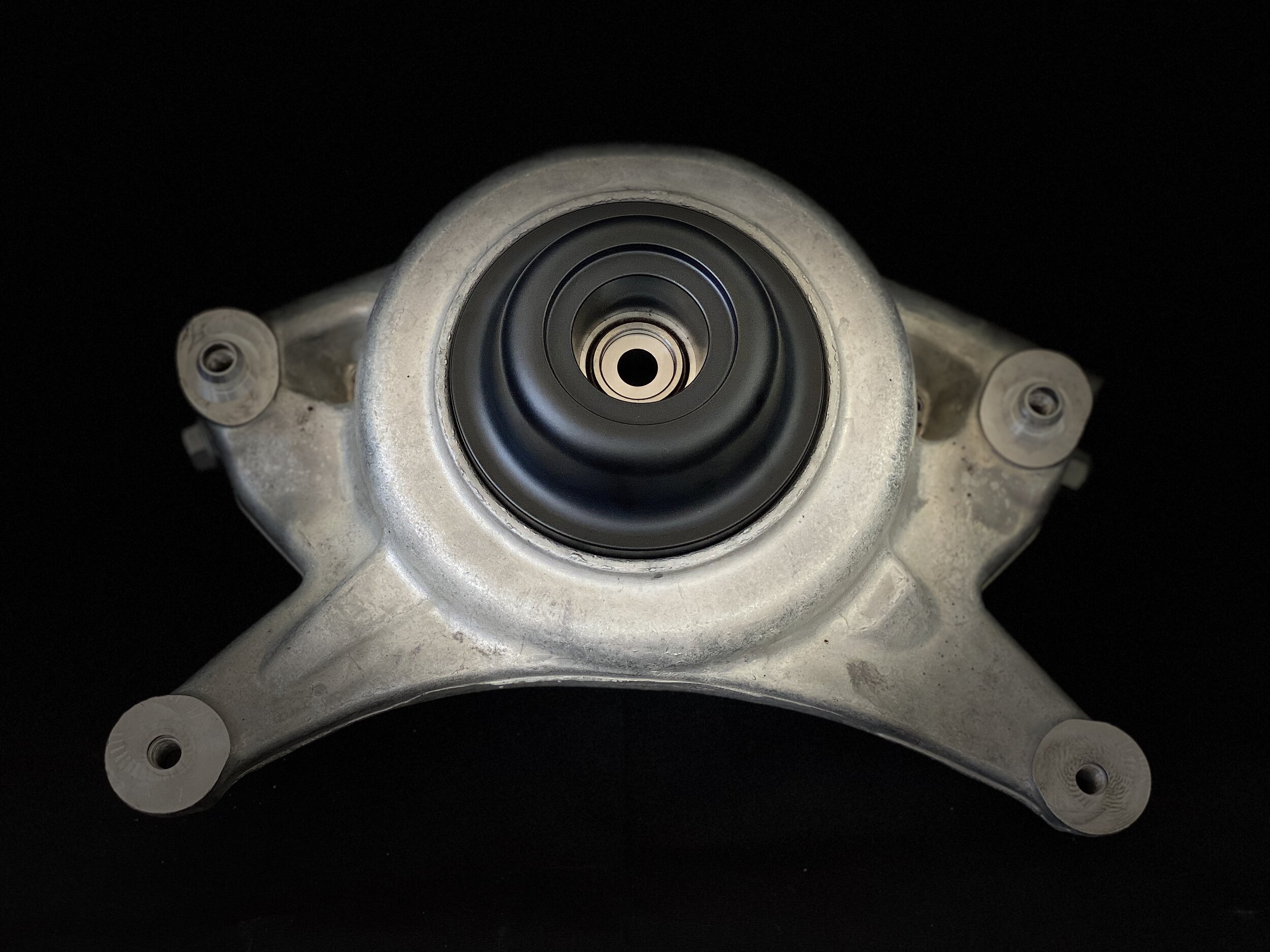 Audi B8/8.5 bolvormige veerpootbevestigingen voor (B8011A0/B8011A1)